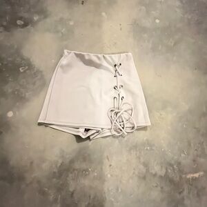 Light gray Lace-Up Skort